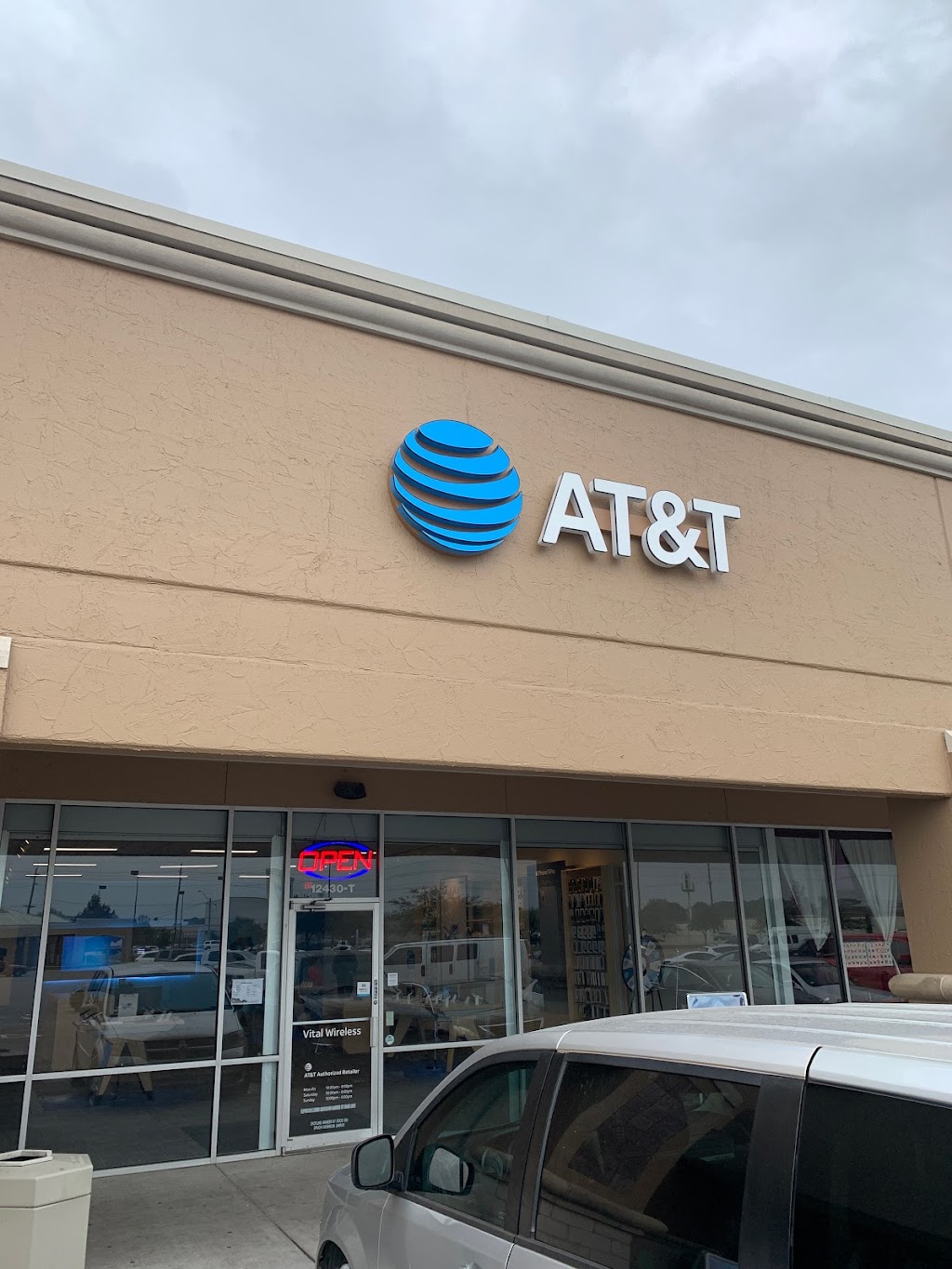 AT&T Store | 12430 Tomball Pkwy Ste T, Houston, TX 77086, USA | Phone: (832) 288-3450