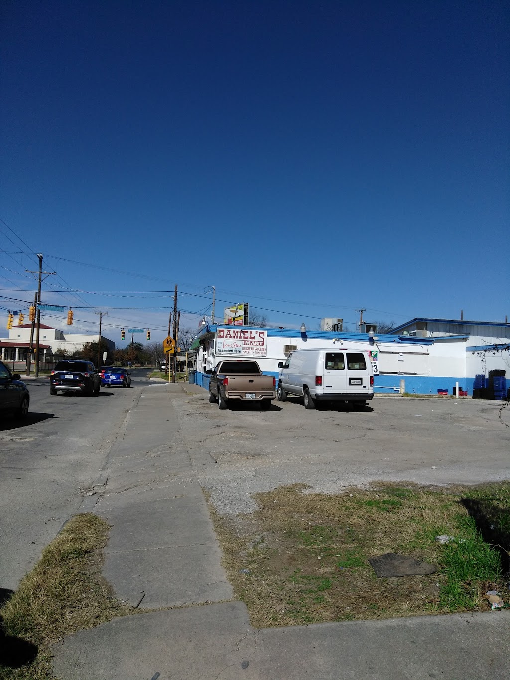 Daniels Food Store | 270 Castroville Rd, San Antonio, TX 78207, USA | Phone: (210) 432-5501