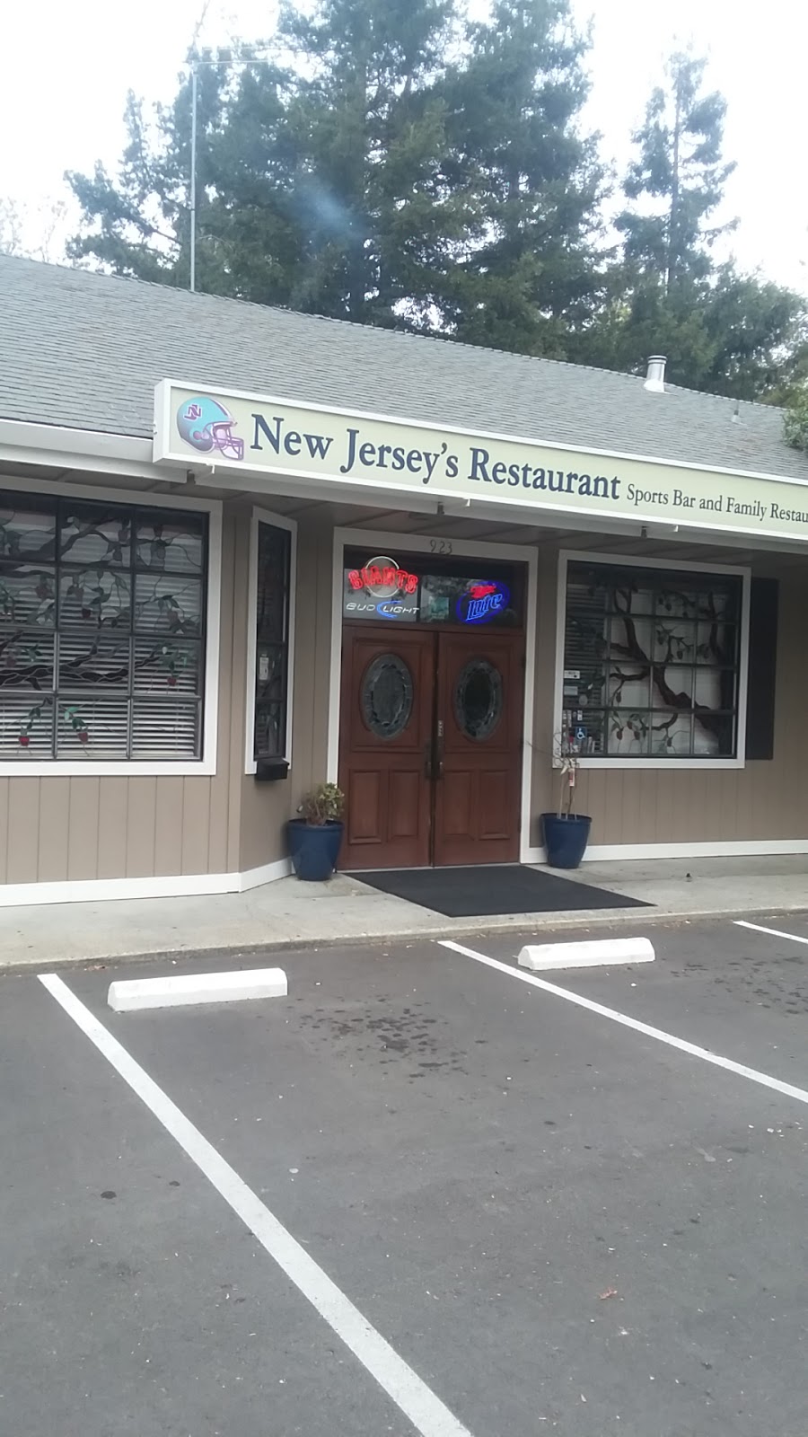 New Jerseys Restaurant | 923 W Hamilton Ave, Campbell, CA 95008, USA | Phone: (408) 370-2326