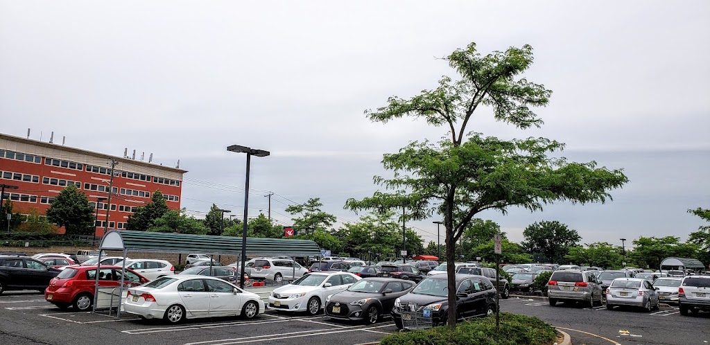 ShopRite Parking Lot | Paramus, NJ 07652 | Phone: (201) 843-6616