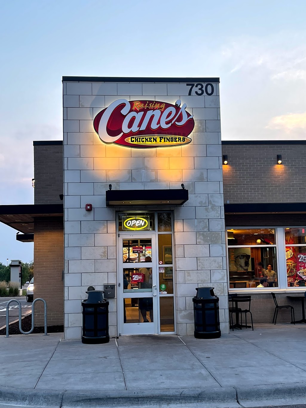 Raising Canes Chicken Fingers | 730 Commons Dr, Woodbury, MN 55125, USA | Phone: (651) 731-9298