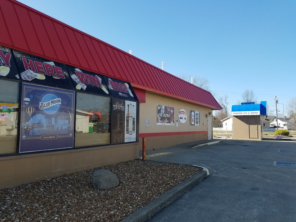 Freddy’s | 410 S Macoupin St, Gillespie, IL 62033, USA | Phone: (217) 839-2337