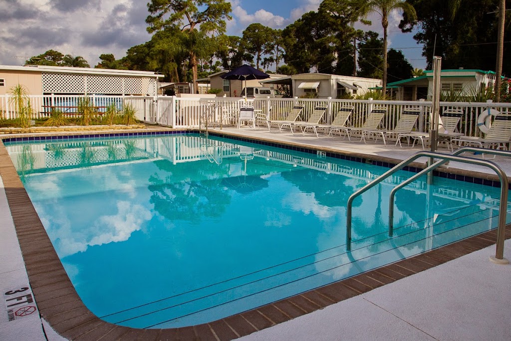 Royal Palms Mobile Home Park | 8705 S Tamiami Trail, Sarasota, FL 34238, USA | Phone: (941) 966-3364