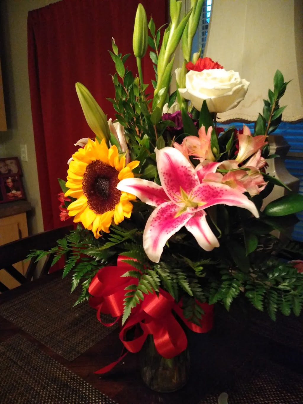 Gonzales Floral & Gifts LLC | 910 W Henderson St STE B, Cleburne, TX 76033 | Phone: (817) 526-5300