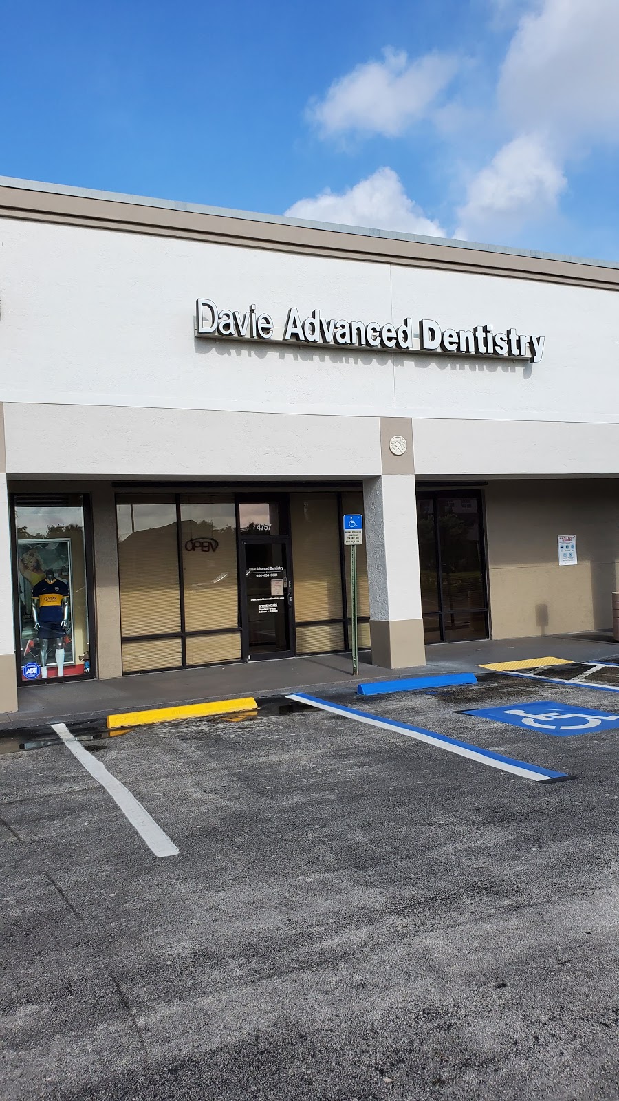 Davie Advanced Dentistry | 4757 S University Dr, Davie, FL 33328, USA | Phone: (954) 434-3331