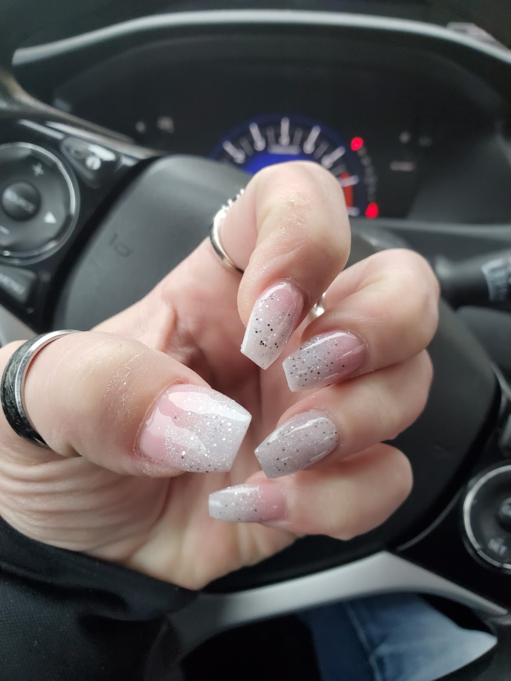 L&T Nails | 3373 Princeton Rd #141, Hamilton, OH 45011, USA | Phone: (513) 863-9000