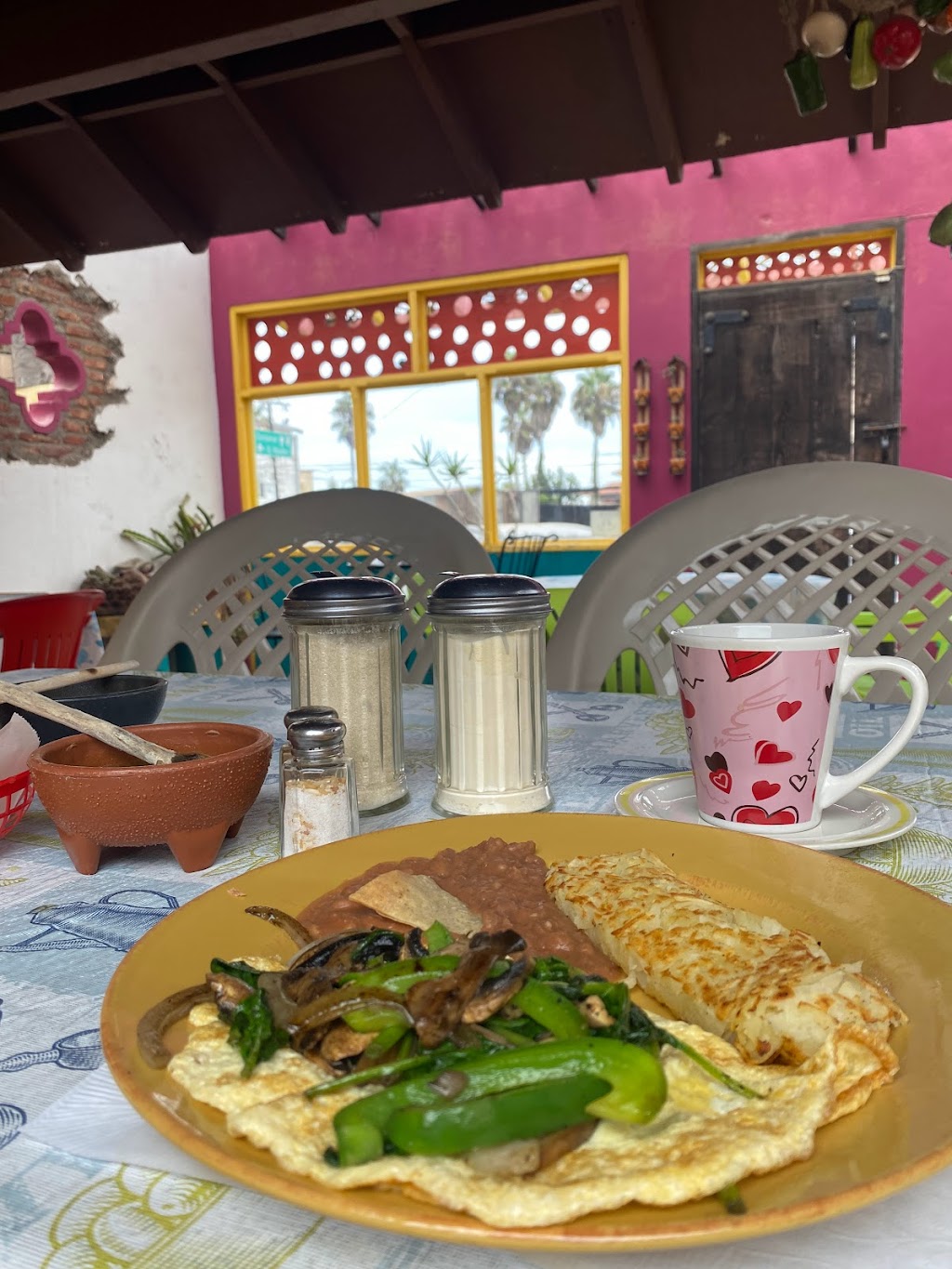 La Fuente Restaurant | Popotla 841, Villas de Rosarito, Campo Alfonso, 22713 Rosarito, B.C., Mexico | Phone: 661 121 2039