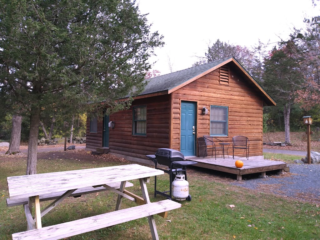 Wannigan Point Cabins Resort | 150 Maple St, Taylors Falls, MN 55084, USA | Phone: (651) 465-3247