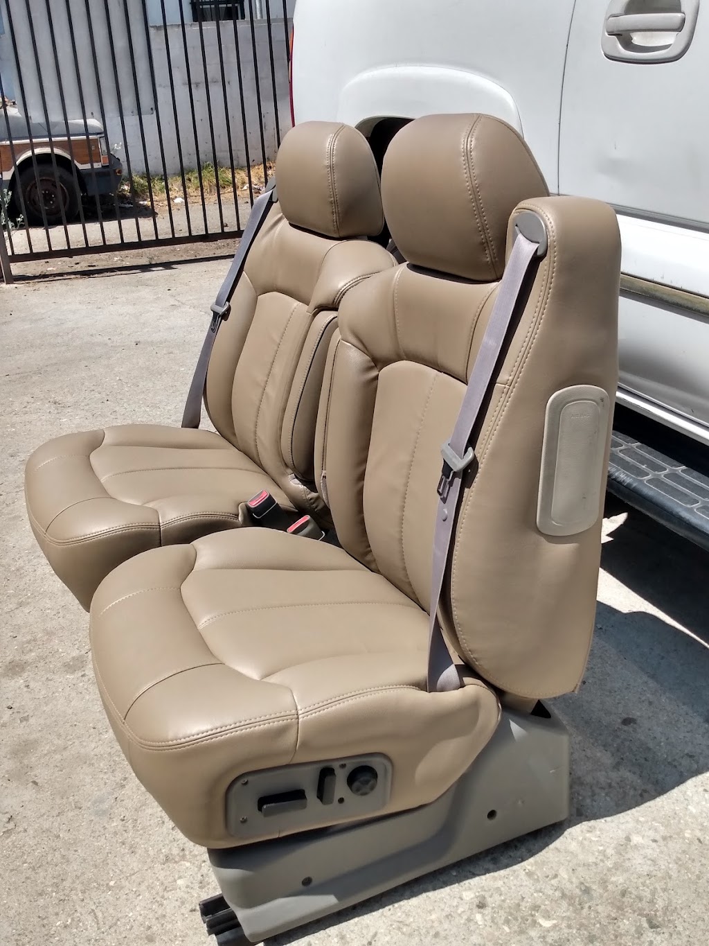 Alfonsos Automotive Upholstey | 10957 Wilmington Ave, Los Angeles, CA 90059 | Phone: (323) 346-9440