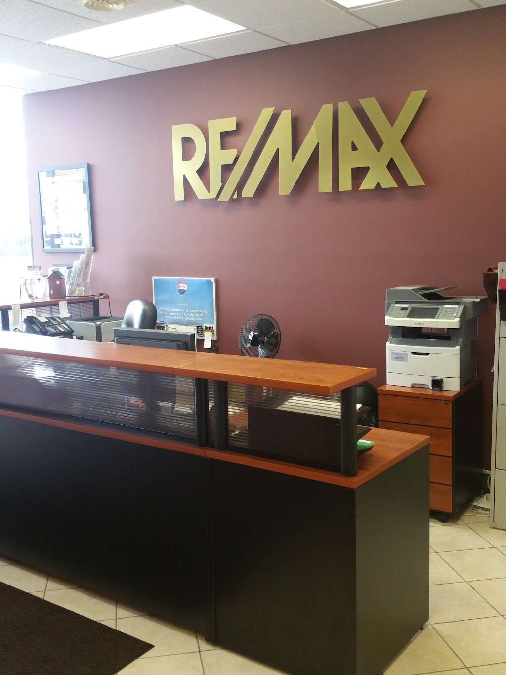 RE/MAX PREFERRED REALTY LTD | 80 Sandwich St S, Amherstburg, ON N9V 1Z6, Canada | Phone: (519) 736-1766