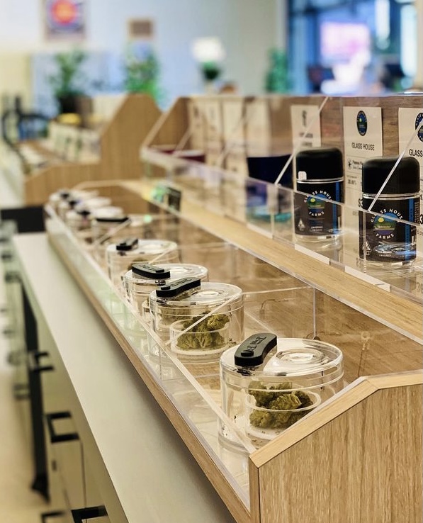 Illa Canna | 4324 W Jefferson Blvd, Los Angeles, CA 90016, USA | Phone: (213) 800-9733