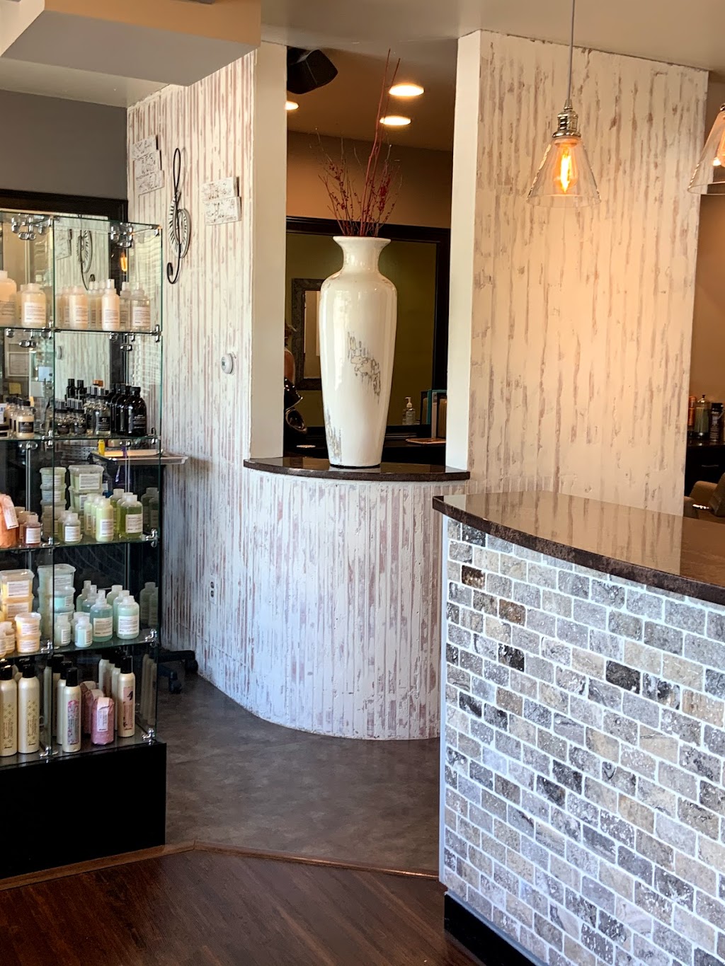 Suites of Linworth Salon & Spa | 2155 W Dublin Granville Rd, Worthington, OH 43085, USA | Phone: (614) 431-1937