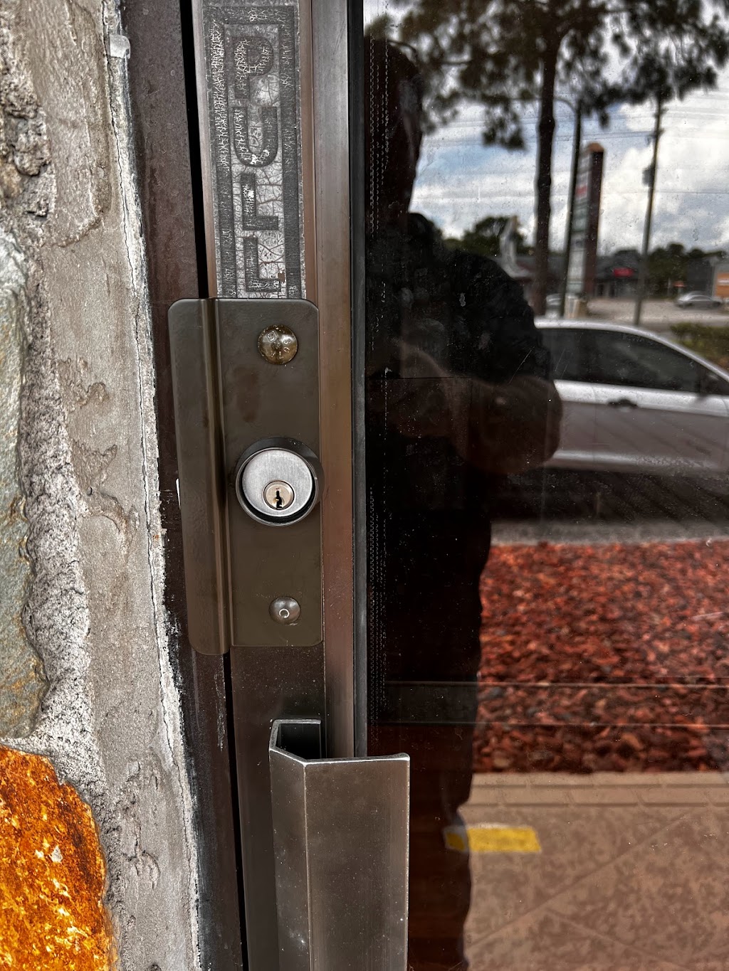 SPRING HILL LOCK AND KEY INC. | The Abbey Plaza, 11217 Spring Hill Dr, Spring Hill, FL 34609, USA | Phone: (352) 686-3855