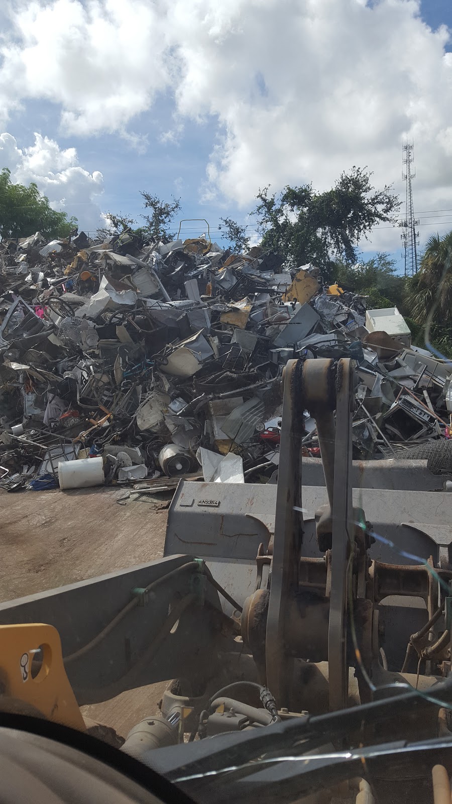 St Pete Scrap Metal | 2550 30th Ave N, St. Petersburg, FL 33713, USA | Phone: (727) 321-5878