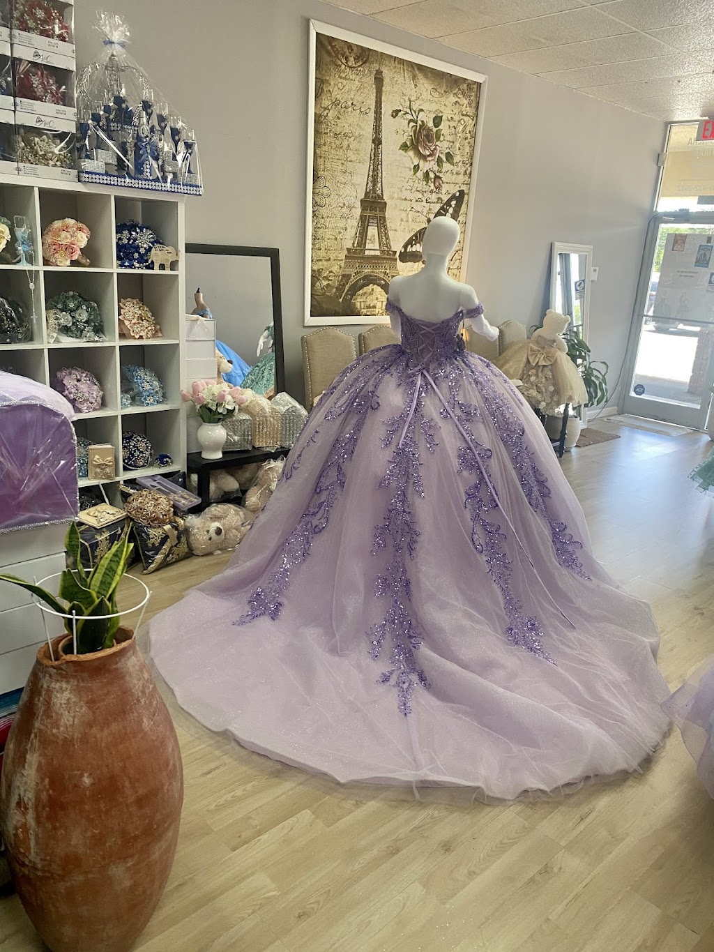 Quinceañera boutique L | 1981 Cotton Grove Rd, Lexington, NC 27292, USA | Phone: (980) 432-2622