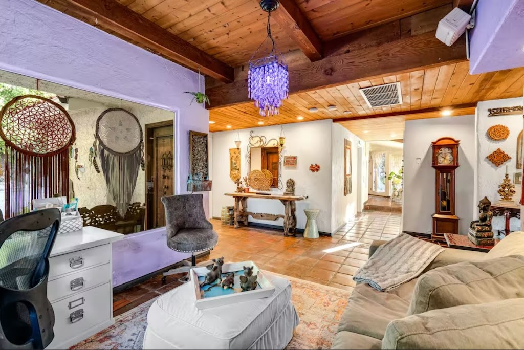 The Malibu Retreat | 25832 Piuma Rd, Calabasas, CA 91302, USA | Phone: (818) 224-8007