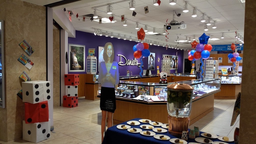 Daniels Jewelers | 5300 San Dario Ave #186, Laredo, TX 78041, USA | Phone: (956) 999-8188