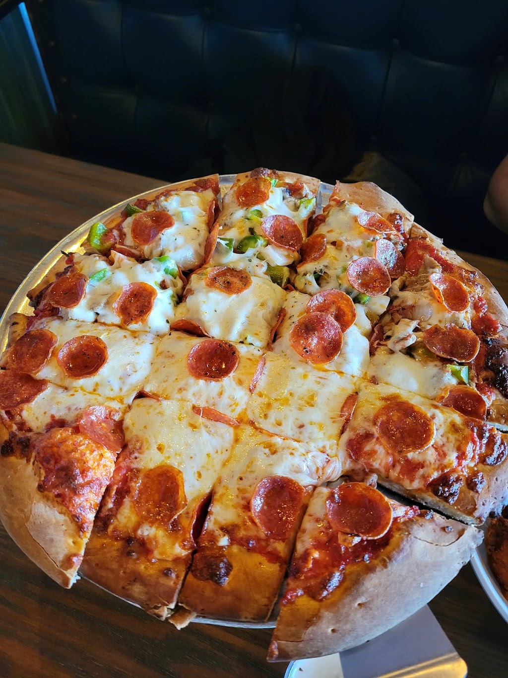 Paisans Pizzeria | 6226 Ogden Ave, Berwyn, IL 60402, USA | Phone: (708) 484-5325