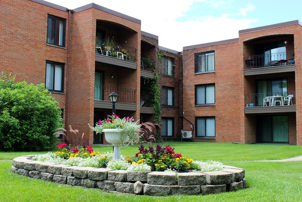 Continental Apartments | 8100 Bass Lake Rd, Minneapolis, MN 55428, USA | Phone: (763) 533-5097