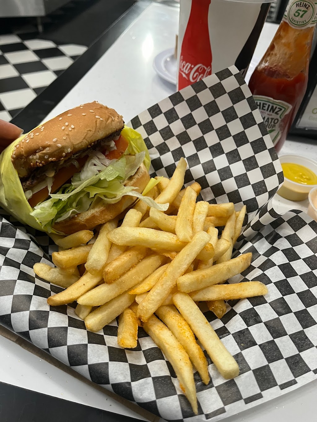Mr Petes Burgers | 12050 Woodruff Ave, Downey, CA 90241, USA | Phone: (562) 940-0700