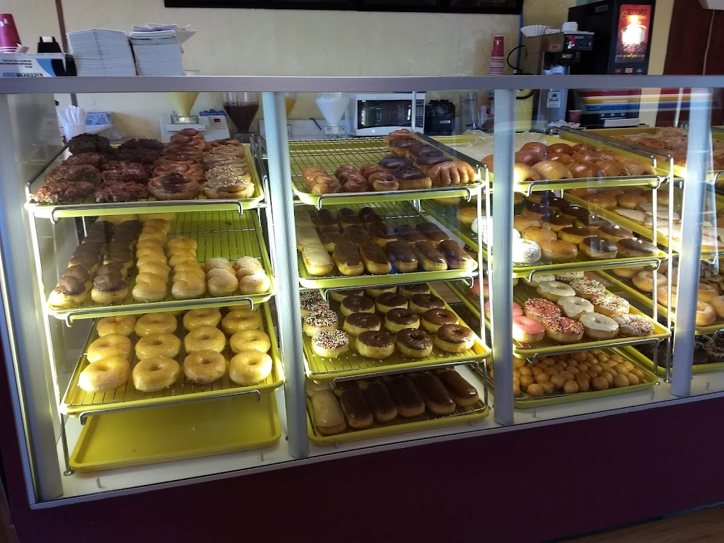 King Donuts of Charlestown | 904 Market St, Charlestown, IN 47111, USA | Phone: (812) 503-5110