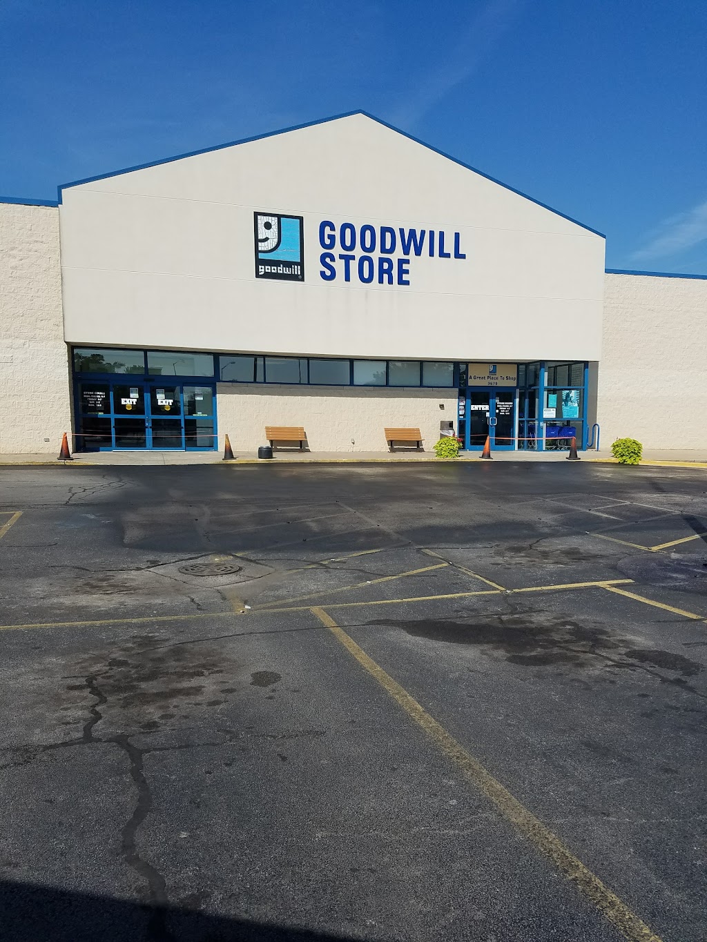 Goodwill Store | 3679 Ridge Rd, Lansing, IL 60438, USA | Phone: (708) 474-4102