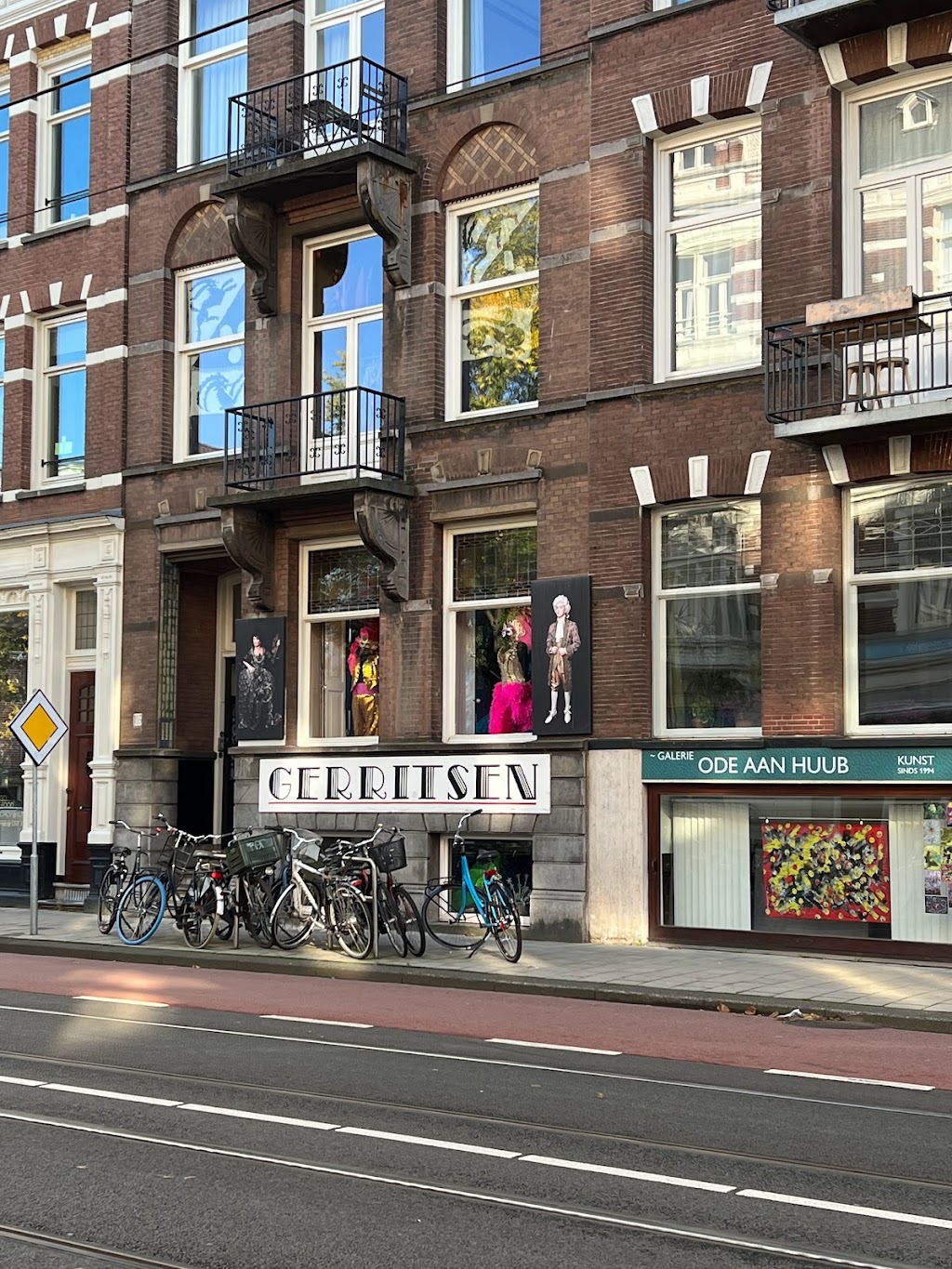 Gerritsen Theatercostuums | Weteringschans 116, 1017 XT Amsterdam, Netherlands | Phone: 020 623 7429