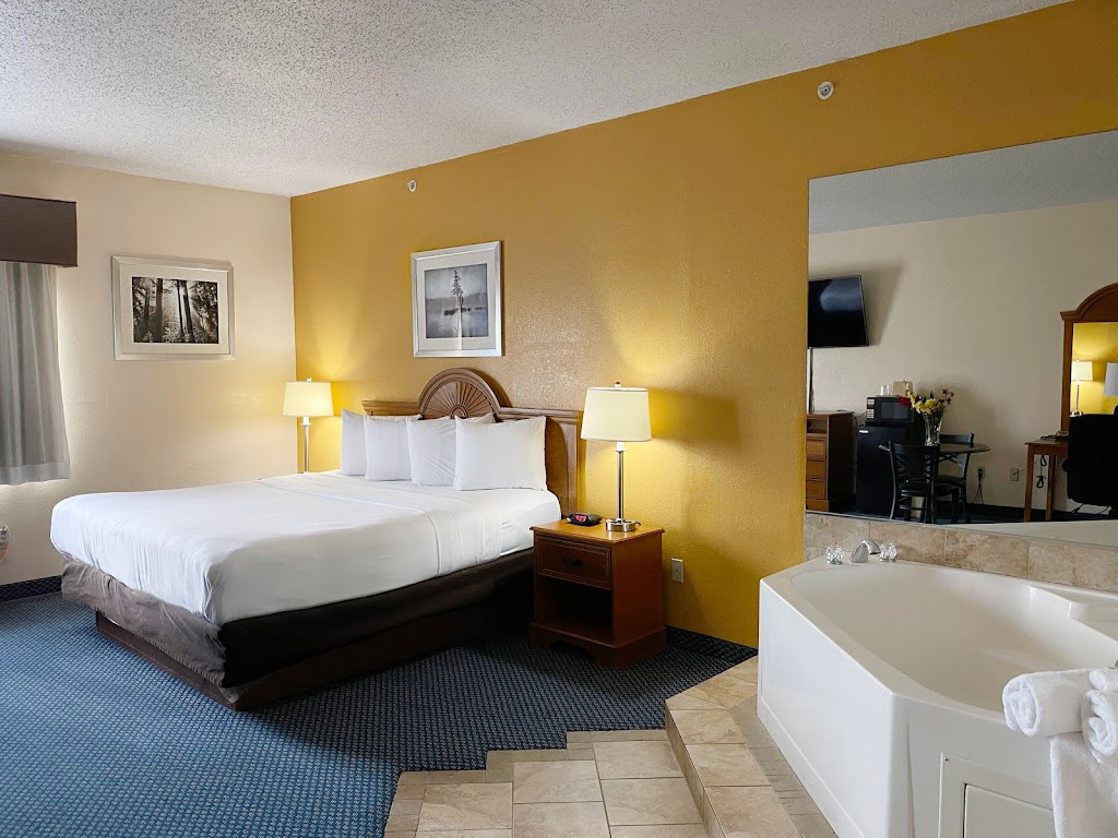 Magnuson Hotel Sand Springs-Tulsa West | 211 S Lake Dr, Sand Springs, OK 74063, USA | Phone: (918) 245-4999