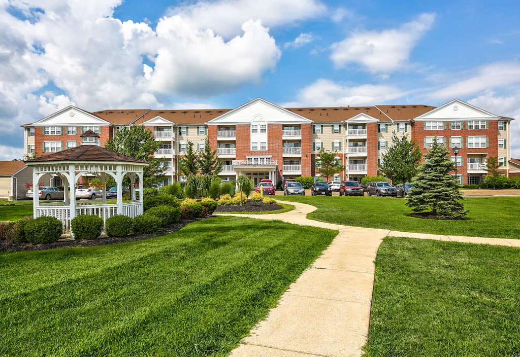 Carrington Court Apartments | 34500 Brookmeade Pl, Solon, OH 44139, USA | Phone: (440) 248-1814