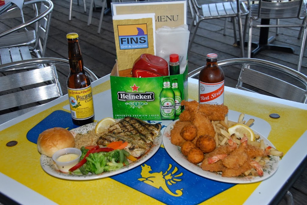 FINS Grill & Icehouse | 420 W Cotter Ave, Port Aransas, TX 78373, USA | Phone: (361) 749-8646