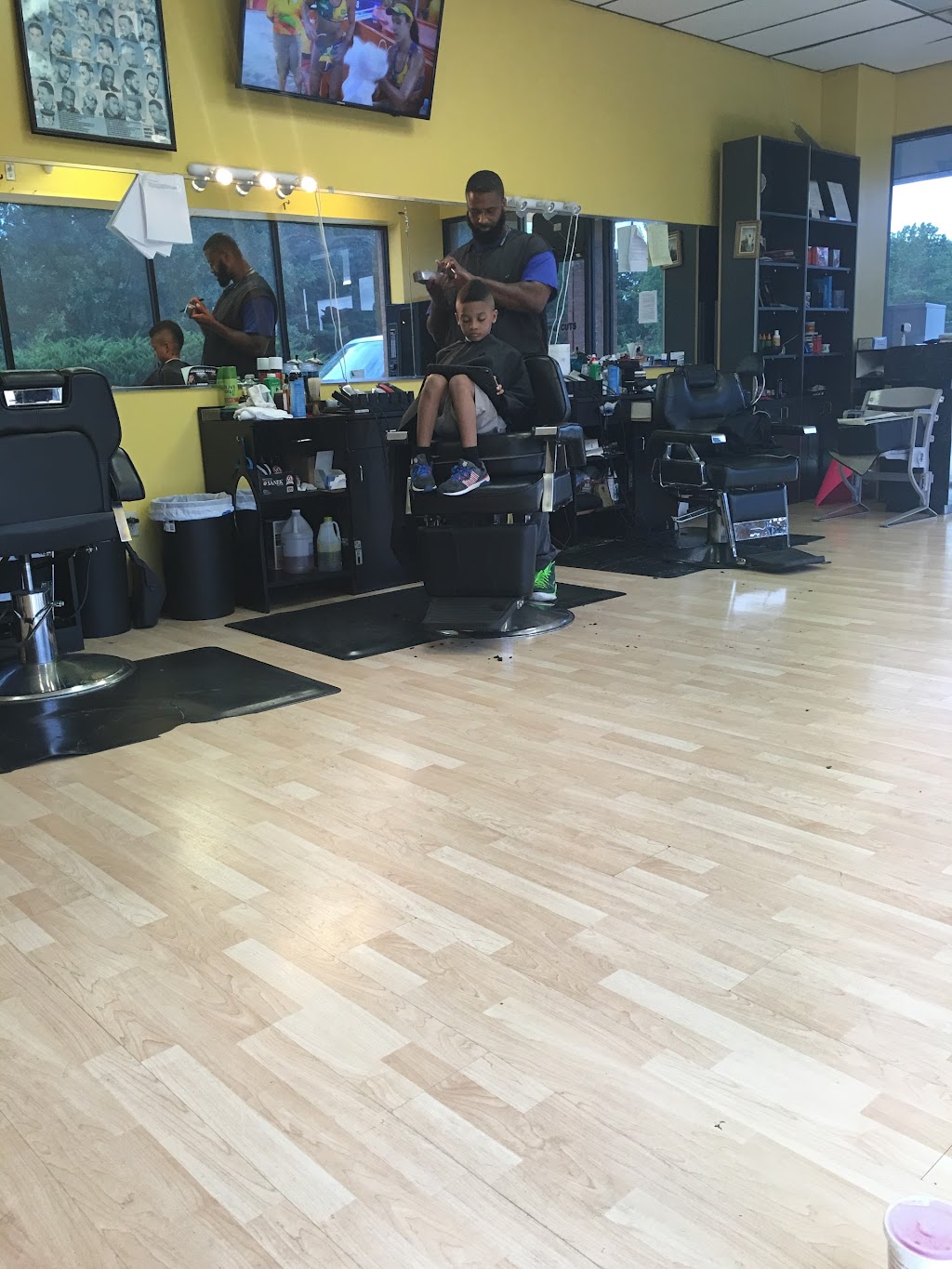 Royal Cuts Barber Shop | 4327 Brownsville Rd #100, Powder Springs, GA 30127, USA | Phone: (770) 880-2667