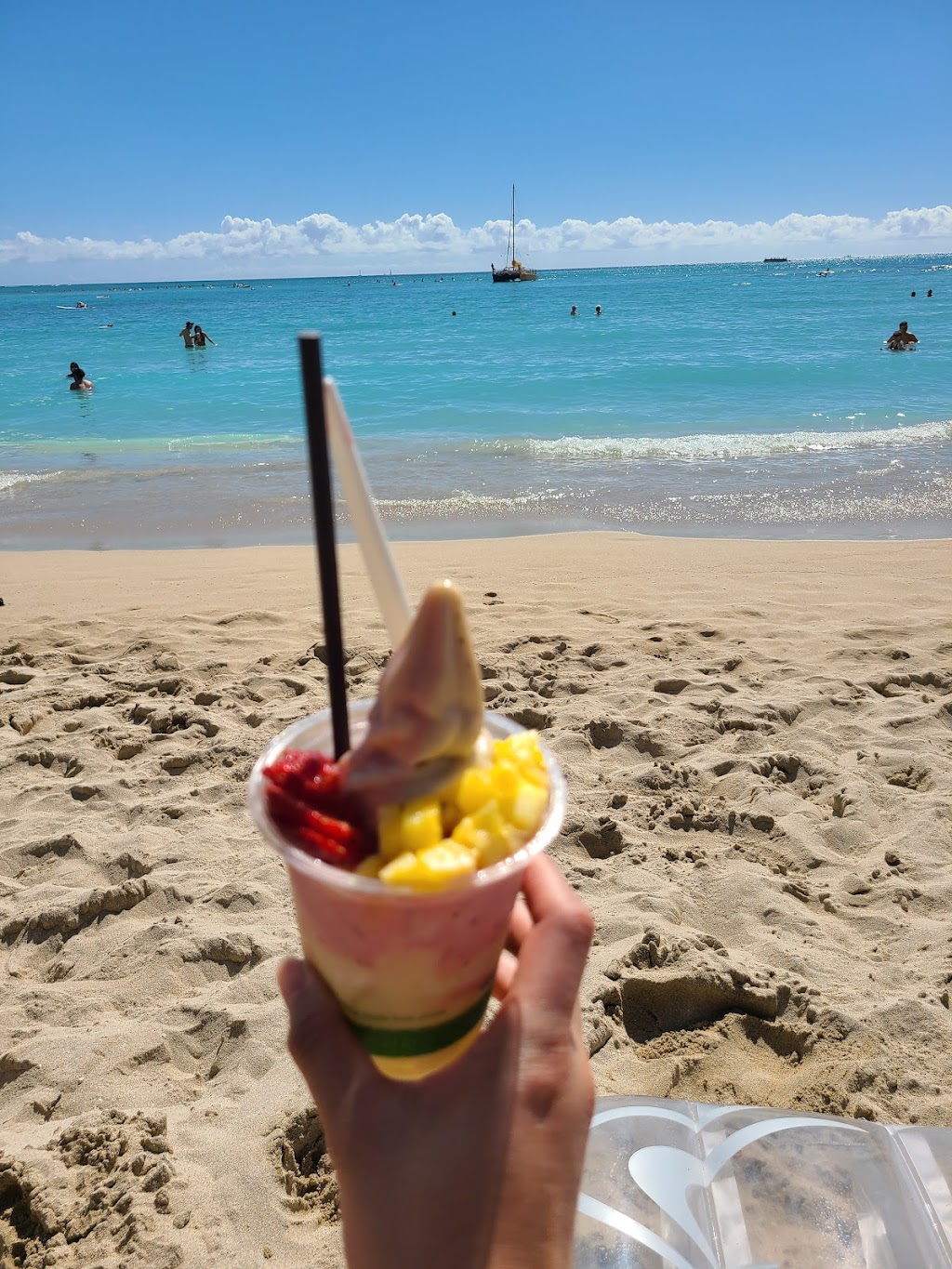 Banan Waikiki Beach Shack | 2301 Kalākaua Ave, Honolulu, HI 96815, USA | Phone: (808) 200-1640