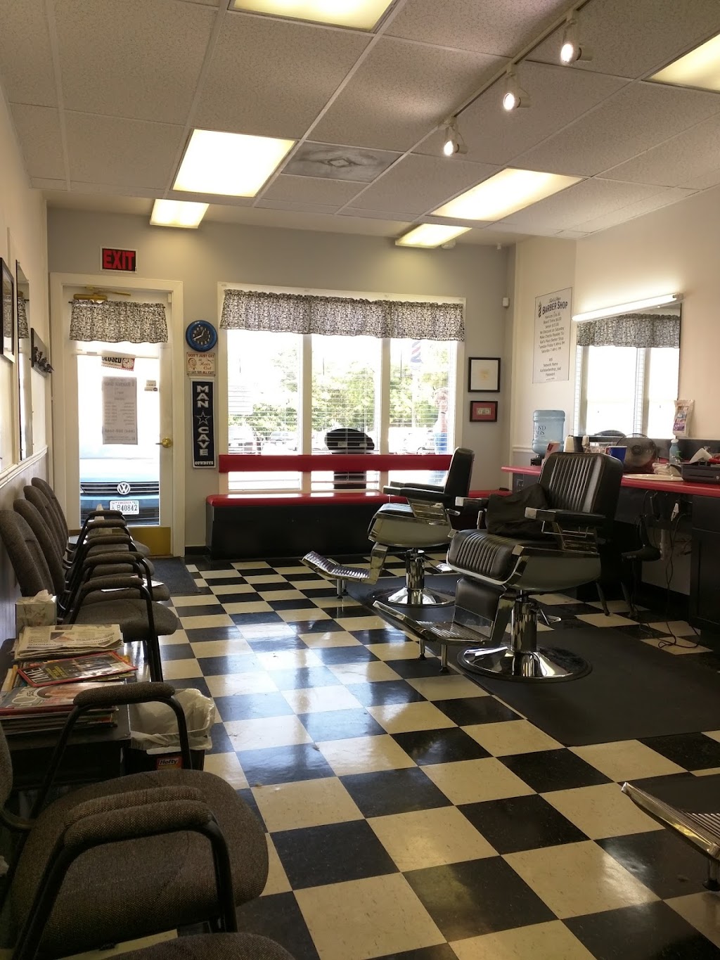 Karls Place Barber Shop | 8801 Three Chopt Rd suite j, Richmond, VA 23229, USA | Phone: (804) 308-1448