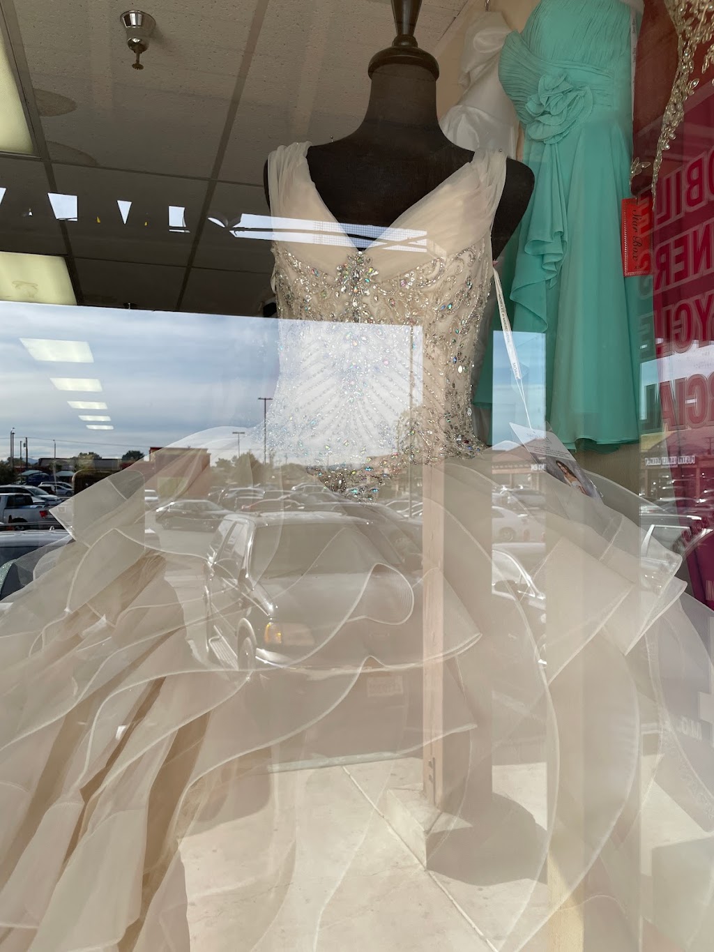 Dreams Bridal & Tuxedo | 15024 Bear Valley Rd A, Victorville, CA 92395, USA | Phone: (760) 962-9777