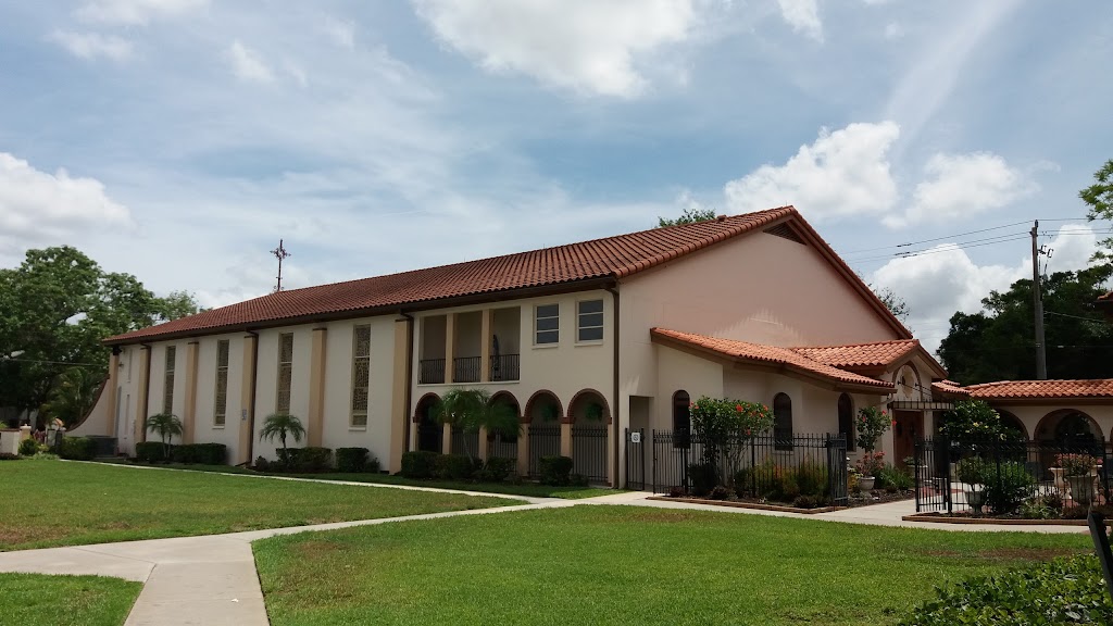 Sacred Heart Catholic Church | 1220 15th St W, Bradenton, FL 34205, USA | Phone: (941) 748-2221