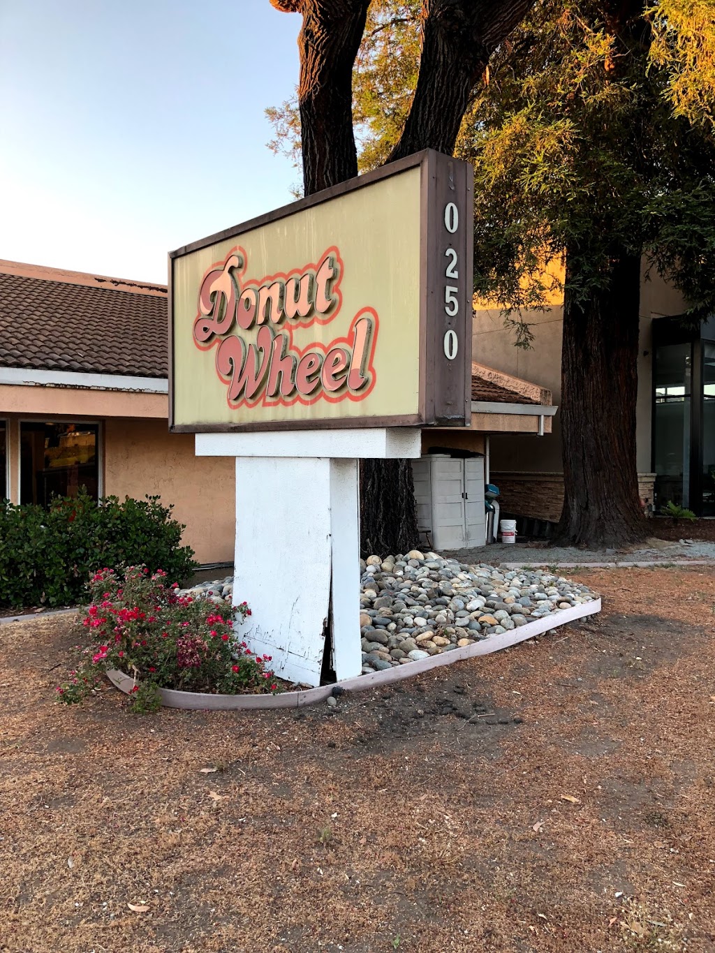 Donut Wheel | 10250 N De Anza Blvd, Cupertino, CA 95014, USA | Phone: (408) 252-8193