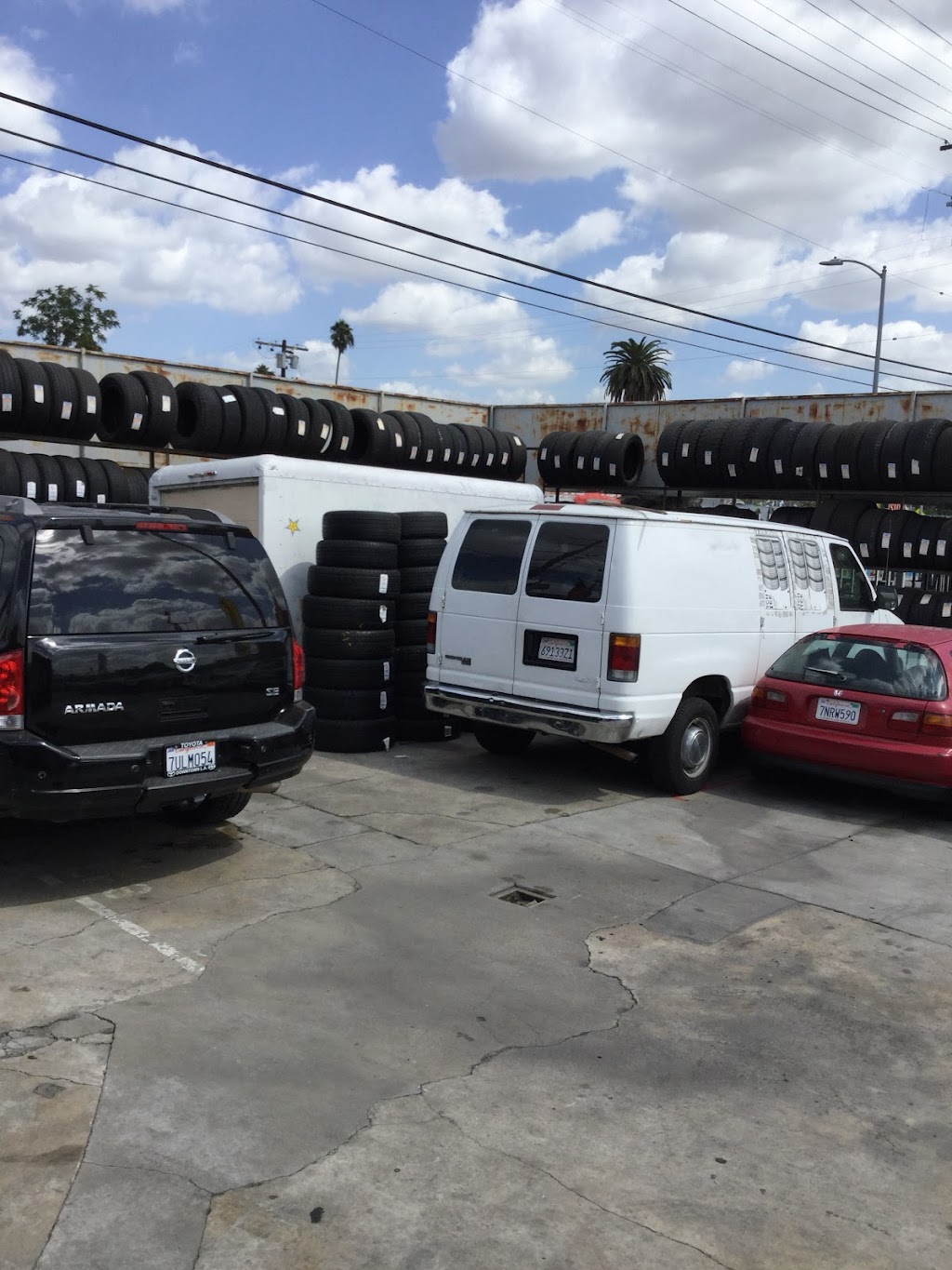 Tire Shop La Borinqueña | 3000 W Slauson Ave, Los Angeles, CA 90043, USA | Phone: (323) 815-9017