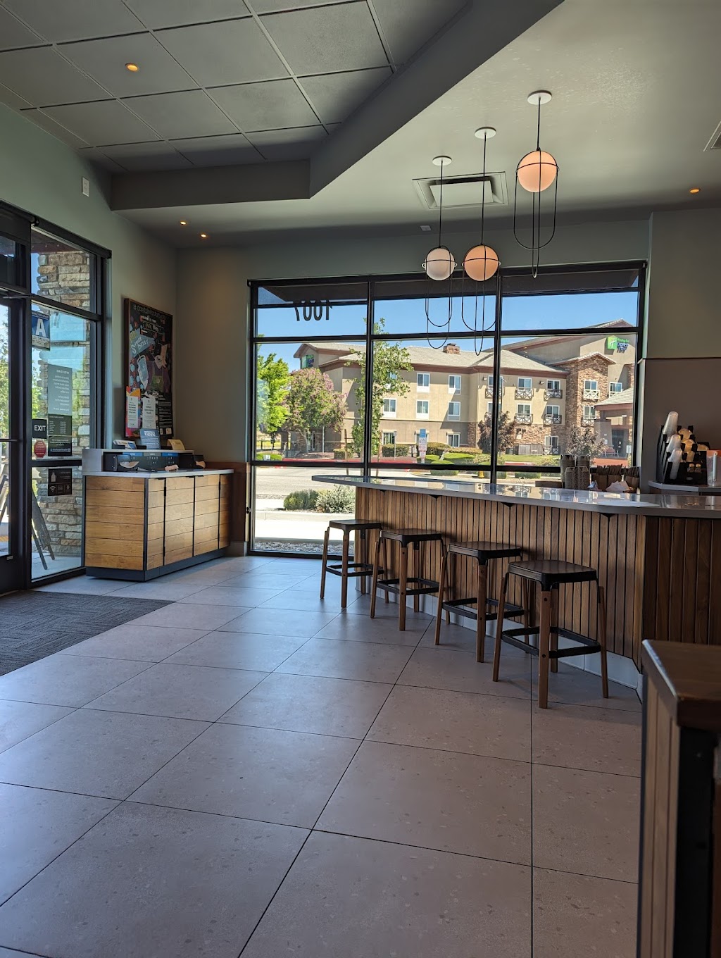 Starbucks | 1007 Voyager Dr, Tehachapi, CA 93561, USA | Phone: (661) 238-3006