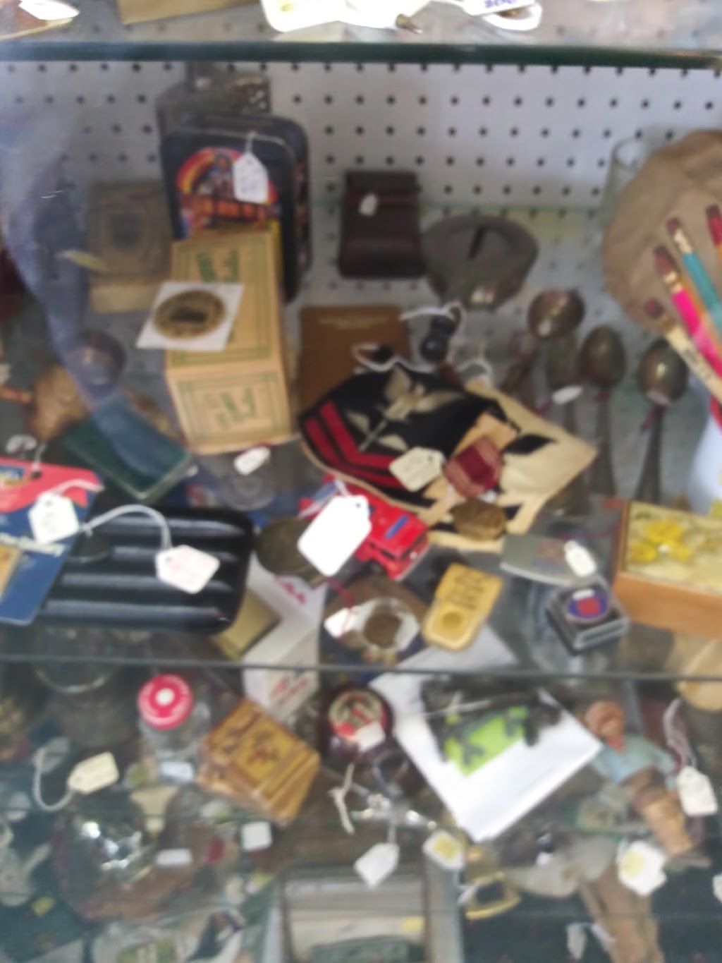 Sentimental Journey Antiques | 1011 W US Hwy 24, Independence, MO 64050, USA | Phone: (816) 836-8343