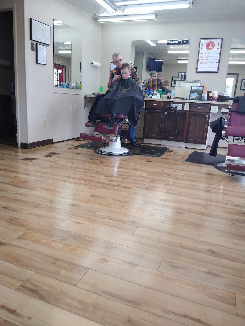 City Barber Shop and Shave Parlor. | 299 W 2nd St A, Xenia, OH 45385, USA | Phone: (937) 562-3434