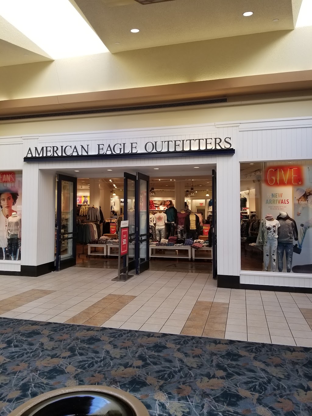 American Eagle Store | 4801 Outer Loop C564, Louisville, KY 40219, USA | Phone: (502) 961-0019