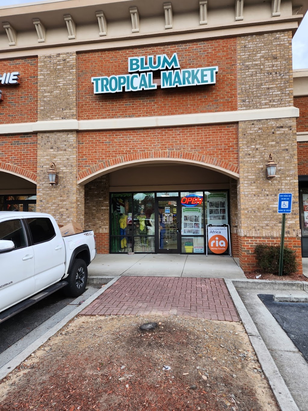 BLUM TROPICAL MARKET | 2590 Hamilton Mill Rd suite 115, Buford, GA 30519, USA | Phone: (404) 663-7065