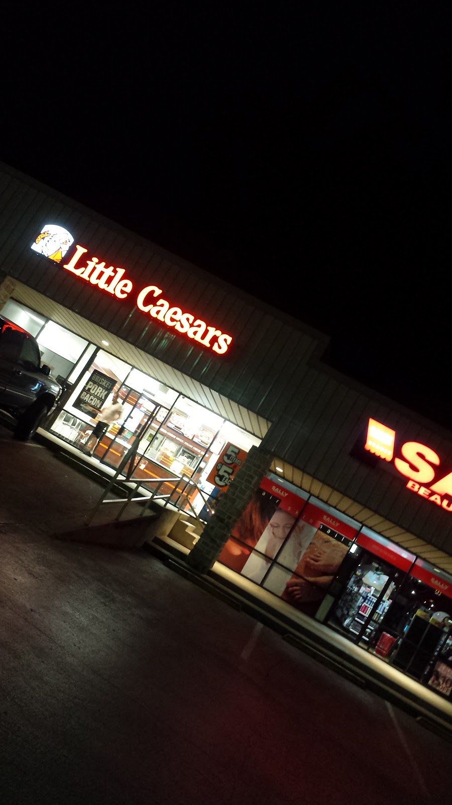 Little Caesars Pizza | 1208 51, Ste B, Decatur, TX 76234, USA | Phone: (940) 627-1919