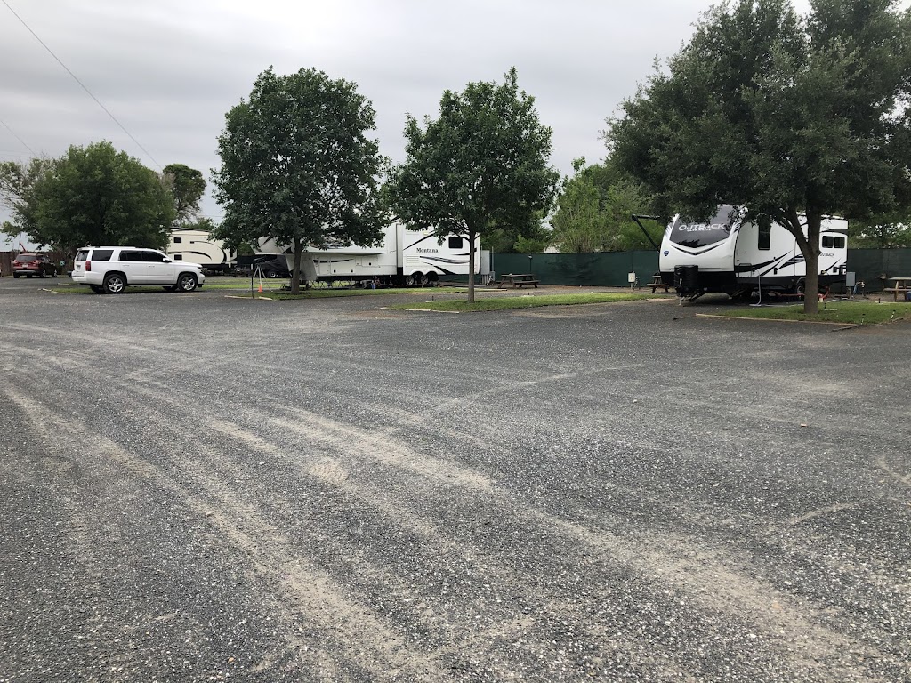 Frio RV Park | 577 Co Rd 2013, Pearsall, TX 78061, USA | Phone: (830) 505-7500