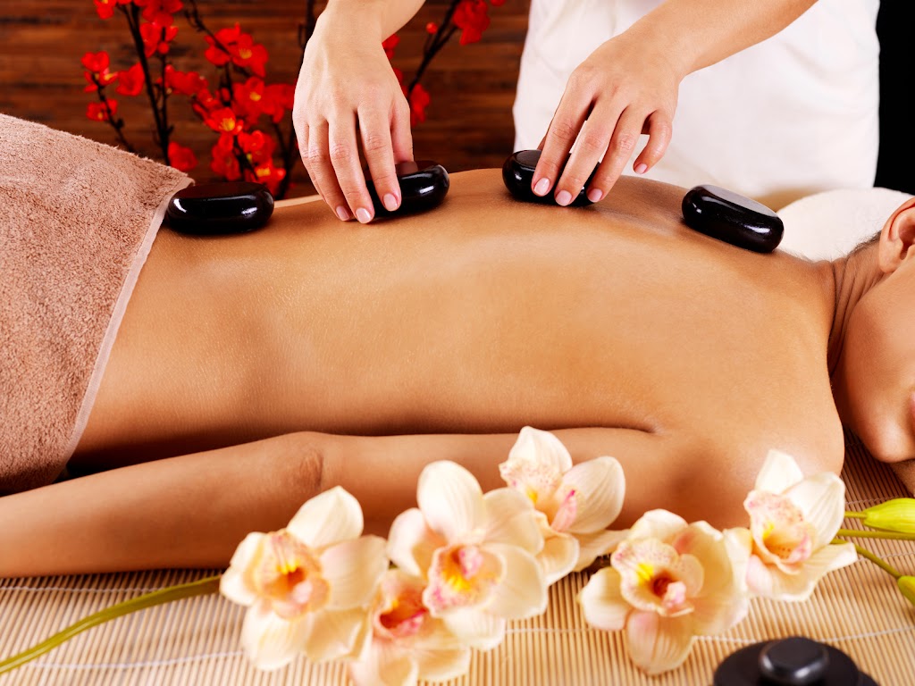 Lindas Massage | 3801 San Mateo Blvd NE ste b, Albuquerque, NM 87110, USA | Phone: (505) 677-4940