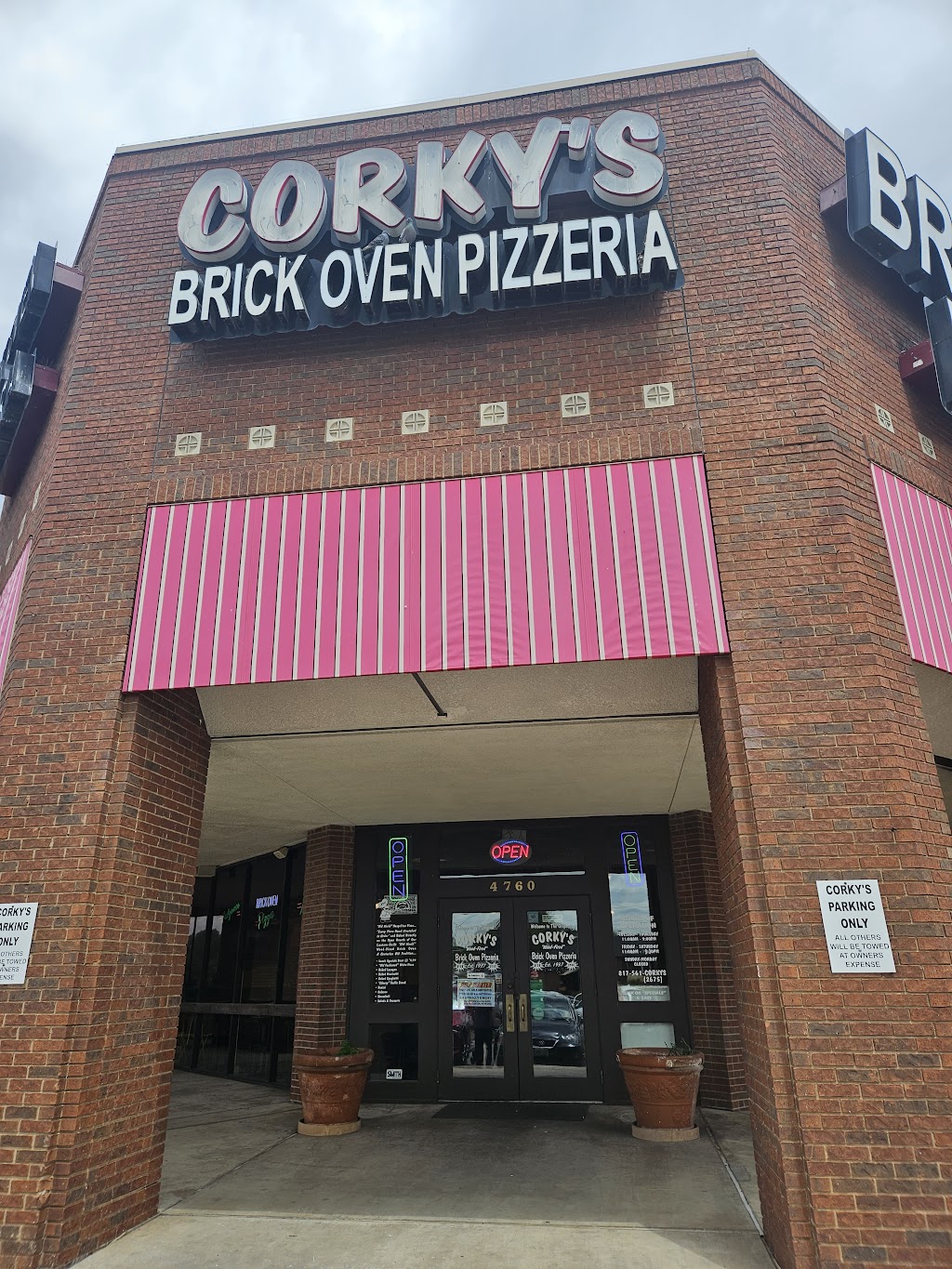 Corkys Brick Oven Pizzeria | Lincoln Court Plaza, 4760 Little Rd, Arlington, TX 76017, USA | Phone: (817) 561-2675