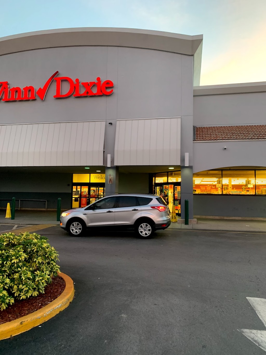 Winn-Dixie | 9101 Little Rd, New Port Richey, FL 34654 | Phone: (727) 868-9228