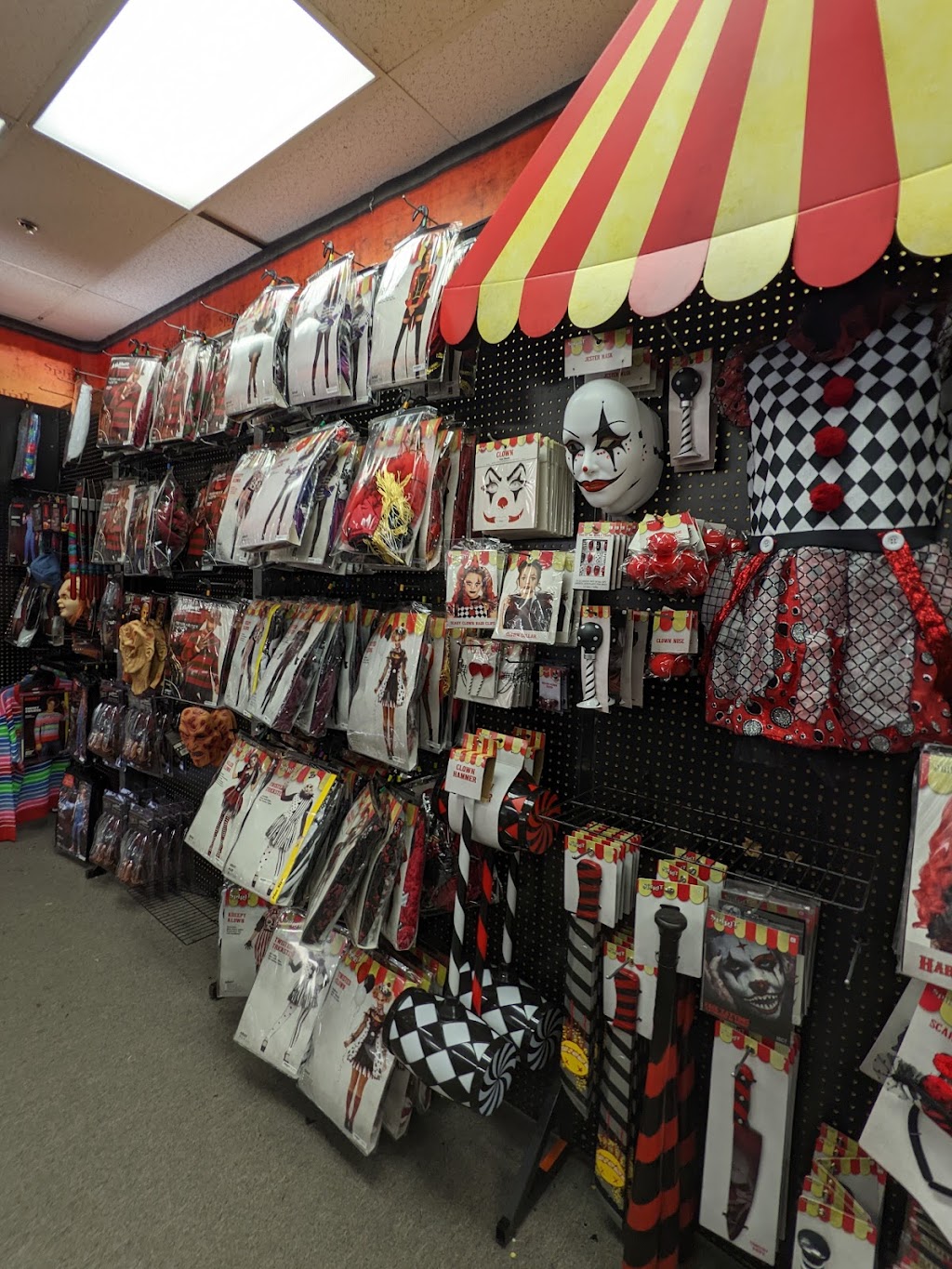 Spirit Halloween | 2020 N Riverside Ave, Rialto, CA 92377, USA | Phone: (855) 704-2669