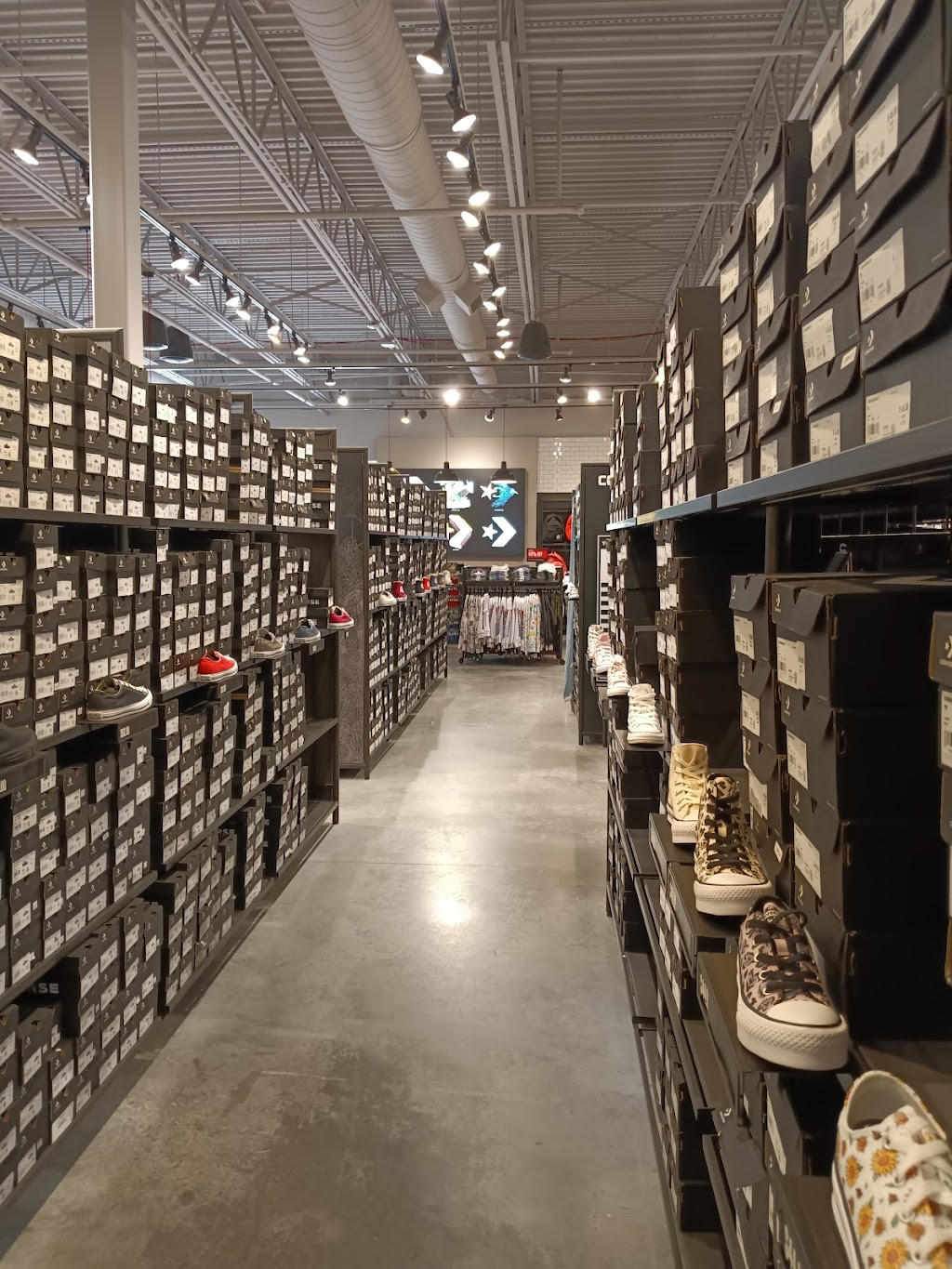 Converse Factory Store | 100 Premium Outlets Dr Suite 770, Blackwood, NJ 08012, USA | Phone: (856) 208-4154