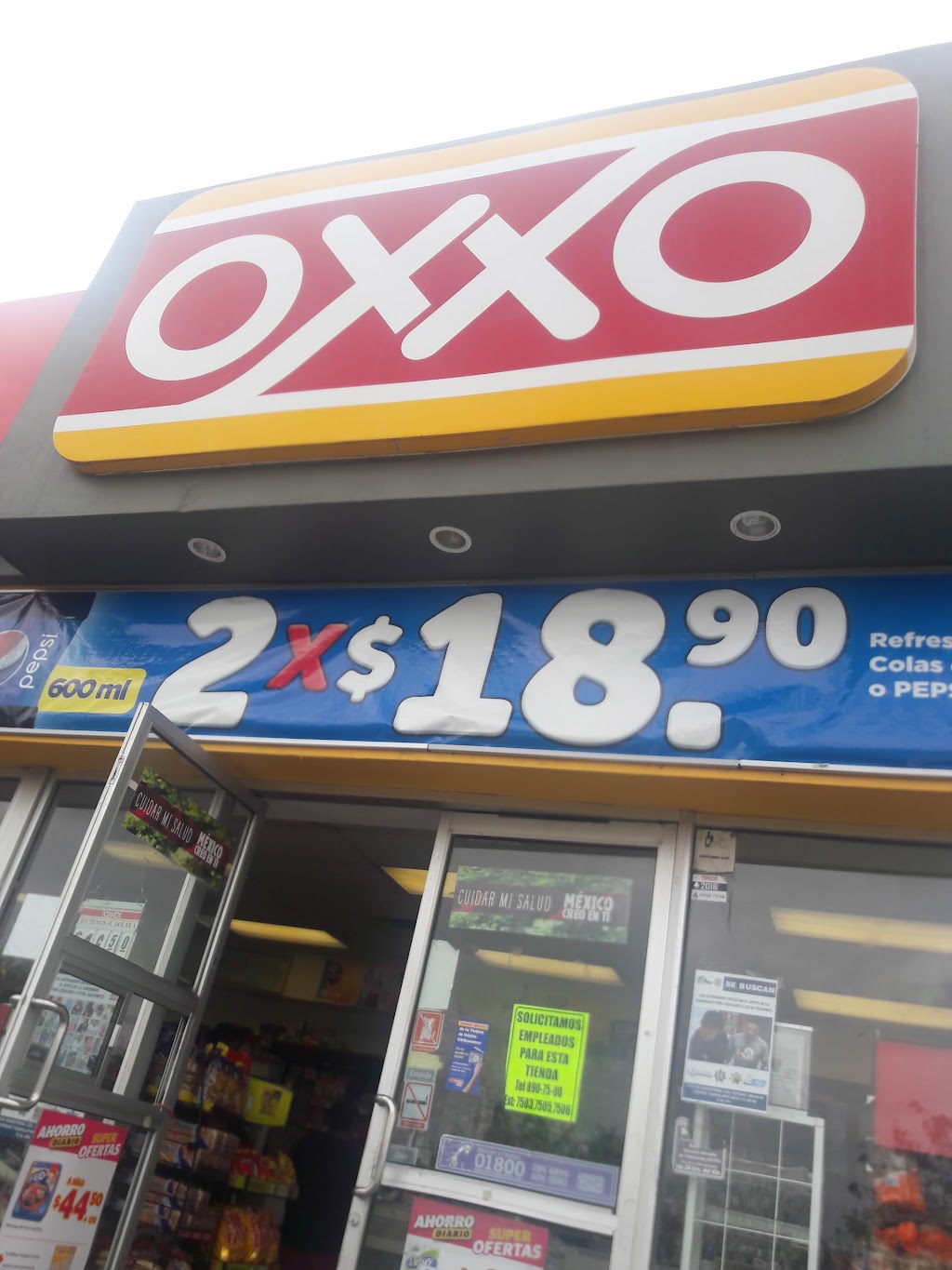 OXXO | Av. el Paraíso 402, Valles del Paraíso, 88293 Nuevo Laredo, Tamps., Mexico | Phone: 81 8320 2020